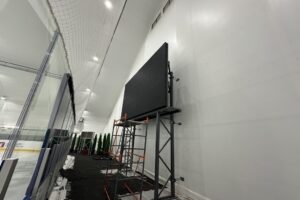 Завершен проект по оснащению светодиодным оборудованием ледовой площадки «Айсберг» в г. Талнах фото
