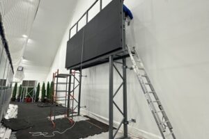 Завершен проект по оснащению светодиодным оборудованием ледовой площадки «Айсберг» в г. Талнах фото